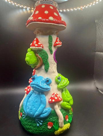 Frog & Red Mushroom Beaker Water Pipe